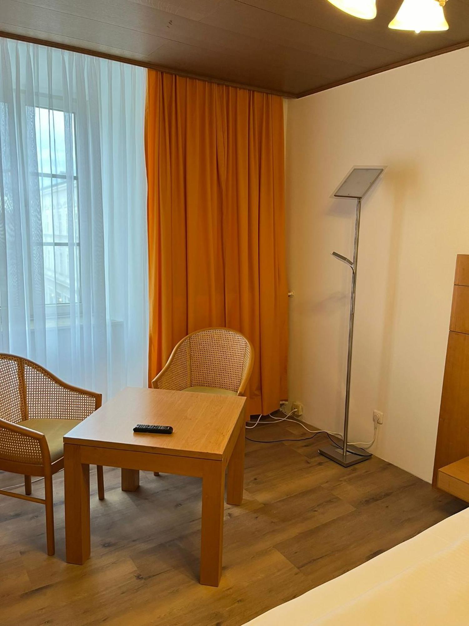 City Hotel Post 20 Braunau am Inn Exterior photo