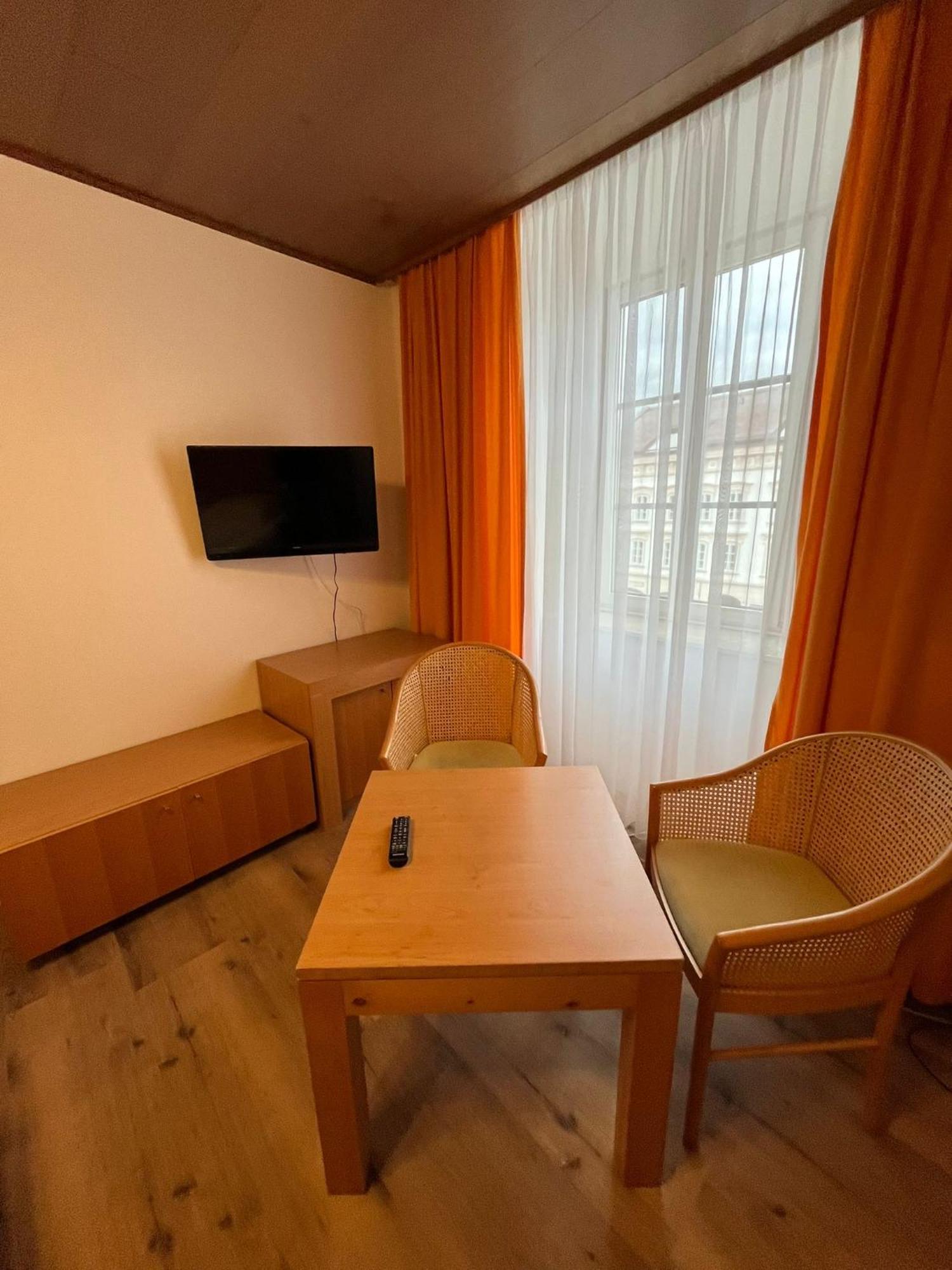City Hotel Post 20 Braunau am Inn Exterior photo